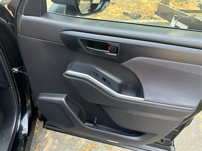 2024 Toyota Highlander LE   - Photo 24 - Boise, ID 83704
