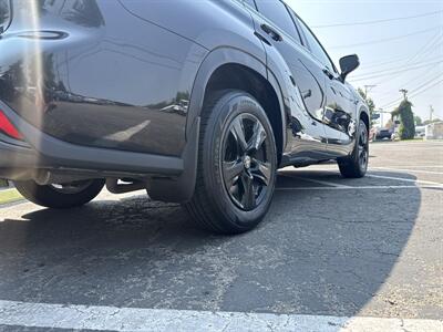 2024 Toyota Highlander LE   - Photo 5 - Boise, ID 83704