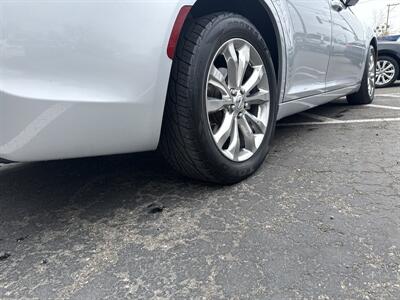 2021 Chrysler 300 Series Touring AWD 3.6L 4dr   - Photo 5 - Boise, ID 83704