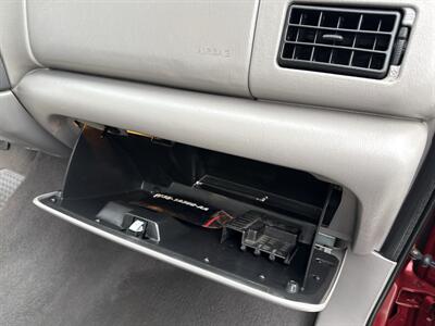 2001 Ford F-250 XLT 4WD 6.8L 2dr   - Photo 30 - Boise, ID 83704