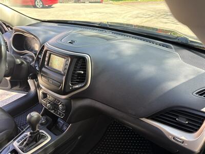 2018 Jeep Cherokee Latitude 4WD 2.4L 4d   - Photo 23 - Boise, ID 83704