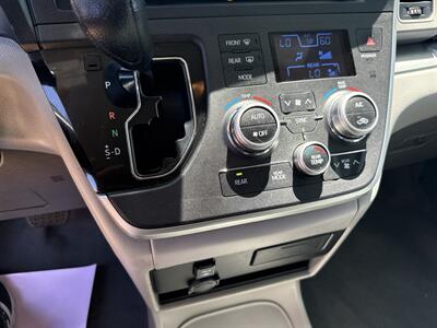 2020 Toyota Sienna LE 7-Passenger Auto   - Photo 35 - Boise, ID 83704