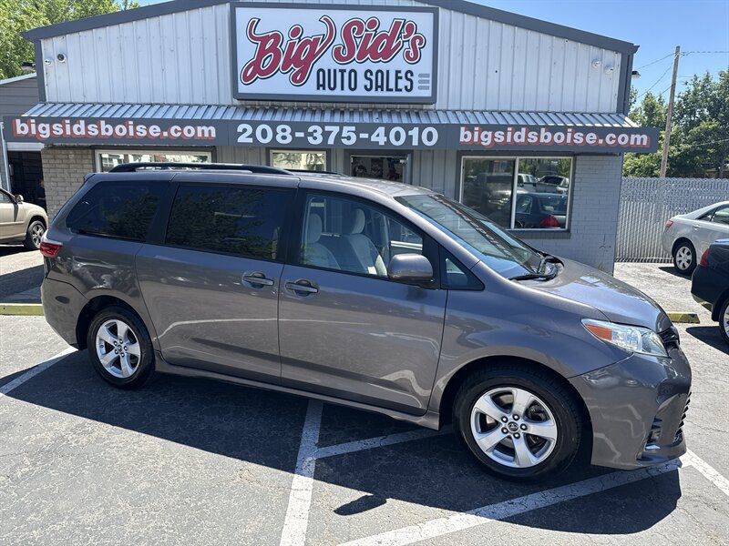 2020 Toyota Sienna LE 7-Passenger Auto  