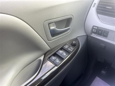 2018 Toyota Sienna XLE 8-Pass 3.5L 4dr   - Photo 43 - Boise, ID 83704