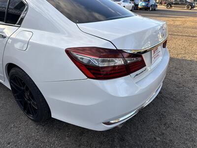 2017 Honda Accord EX-L 3.5L V6 4dr   - Photo 7 - Boise, ID 83704