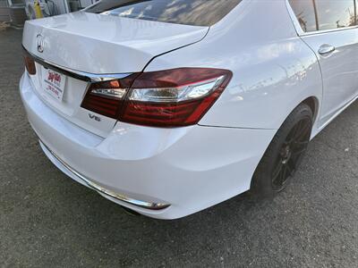 2017 Honda Accord EX-L 3.5L V6 4dr   - Photo 8 - Boise, ID 83704