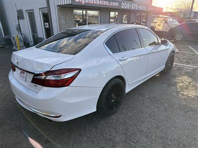 2017 Honda Accord EX-L 3.5L V6 4dr   - Photo 4 - Boise, ID 83704