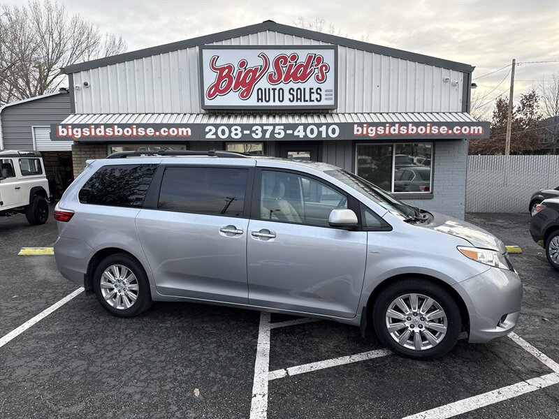 2017 Toyota Sienna XLE AWD 7 Passenger   - Photo 1 - Boise, ID 83704