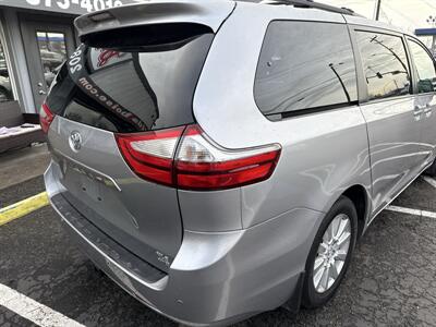 2017 Toyota Sienna XLE AWD 7 Passenger   - Photo 8 - Boise, ID 83704
