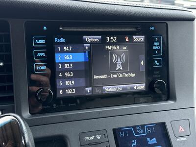 2017 Toyota Sienna XLE AWD 7 Passenger   - Photo 37 - Boise, ID 83704