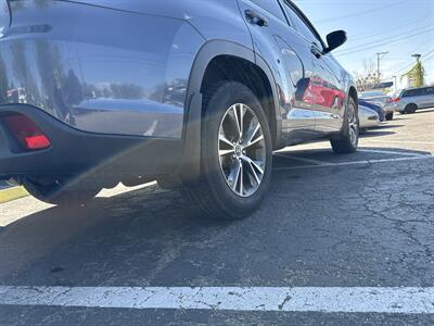 2016 Toyota Highlander XLE AWD 3.5L V6 4dr   - Photo 5 - Boise, ID 83704