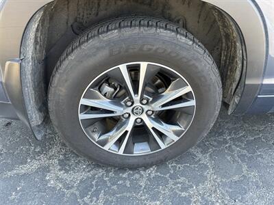 2016 Toyota Highlander XLE AWD 3.5L V6 4dr   - Photo 11 - Boise, ID 83704