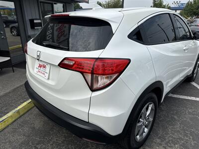 2017 Honda HR-V LX FWD 1.8L I4 4dr   - Photo 8 - Boise, ID 83704