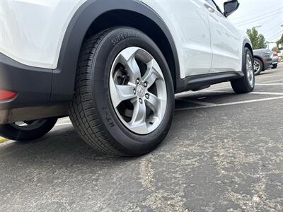 2017 Honda HR-V LX FWD 1.8L I4 4dr   - Photo 5 - Boise, ID 83704