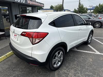 2017 Honda HR-V LX FWD 1.8L I4 4dr   - Photo 4 - Boise, ID 83704