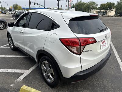 2017 Honda HR-V LX FWD 1.8L I4 4dr   - Photo 3 - Boise, ID 83704