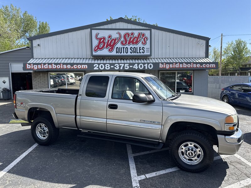 2003 GMC Sierra 2500 SLT 4WD 8.1L V8 4dr  