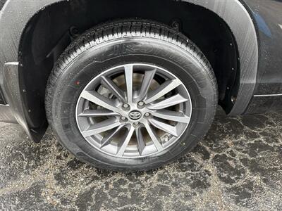 2017 Toyota Highlander XLE AWD 3.5L V6 4dr   - Photo 7 - Boise, ID 83704