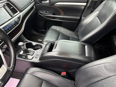 2017 Toyota Highlander XLE AWD 3.5L V6 4dr   - Photo 33 - Boise, ID 83704