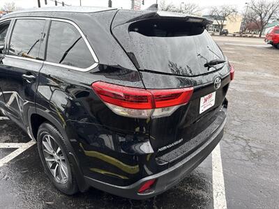 2017 Toyota Highlander XLE AWD 3.5L V6 4dr   - Photo 22 - Boise, ID 83704