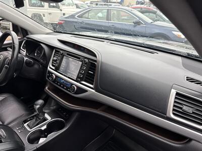 2017 Toyota Highlander XLE AWD 3.5L V6 4dr   - Photo 26 - Boise, ID 83704
