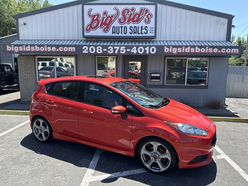 Race Red 2015 Ford Fiesta Hatchback Front-Wheel Drive 6-Speed Manual