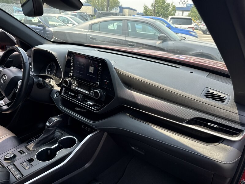 2022 Toyota Highlander XSE - Photo 24