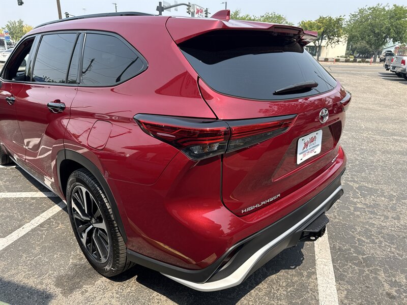 2022 Toyota Highlander XSE - Photo 7