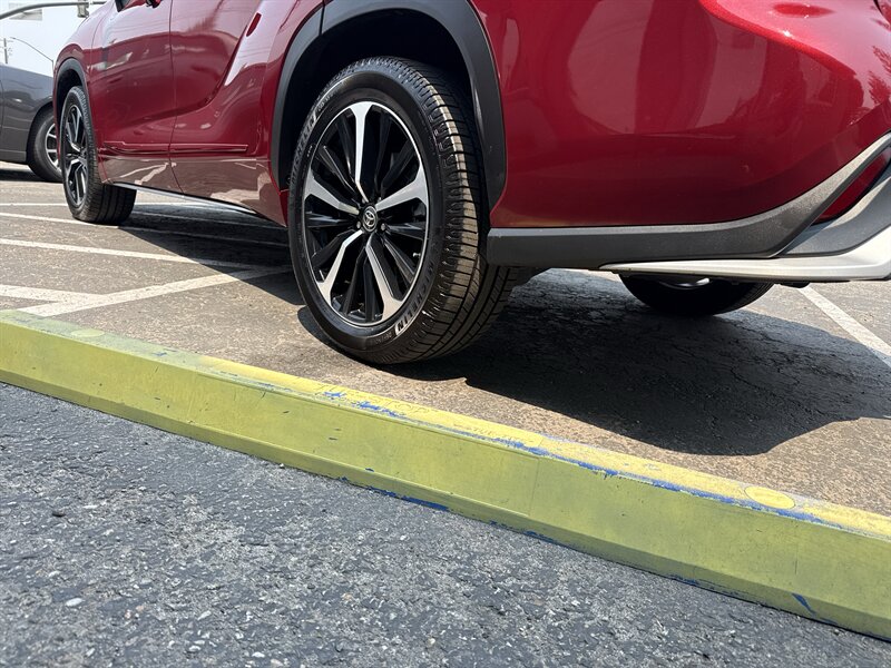 2022 Toyota Highlander XSE - Photo 6