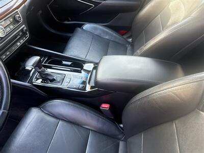 2017 Kia Cadenza Premium 3.3L V6 4dr   - Photo 31 - Boise, ID 83704
