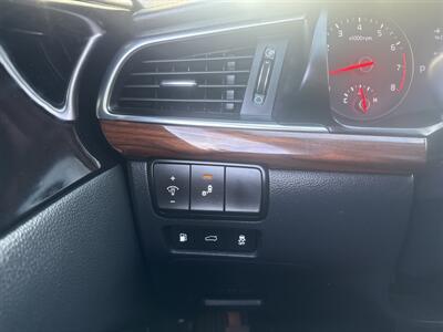 2017 Kia Cadenza Premium 3.3L V6 4dr   - Photo 38 - Boise, ID 83704