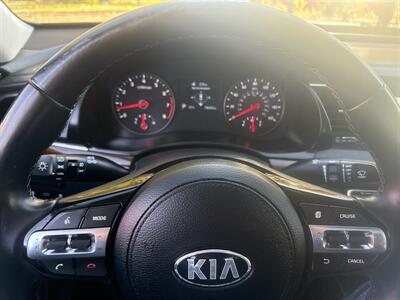 2017 Kia Cadenza Premium 3.3L V6 4dr   - Photo 37 - Boise, ID 83704