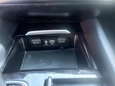 2017 Kia Cadenza Premium 3.3L V6 4dr   - Photo 33 - Boise, ID 83704