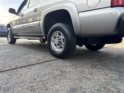 2002 Chevrolet Suburban 2500 LT 4WD 8.1L 4dr   - Photo 5 - Boise, ID 83704
