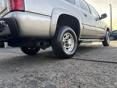 2002 Chevrolet Suburban 2500 LT 4WD 8.1L 4dr   - Photo 4 - Boise, ID 83704