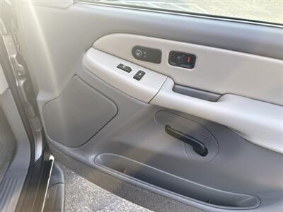 2002 Chevrolet Suburban 2500 LT 4WD 8.1L 4dr   - Photo 24 - Boise, ID 83704