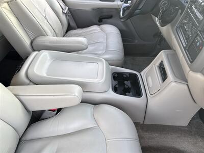 2002 Chevrolet Suburban 2500 LT 4WD 8.1L 4dr   - Photo 28 - Boise, ID 83704