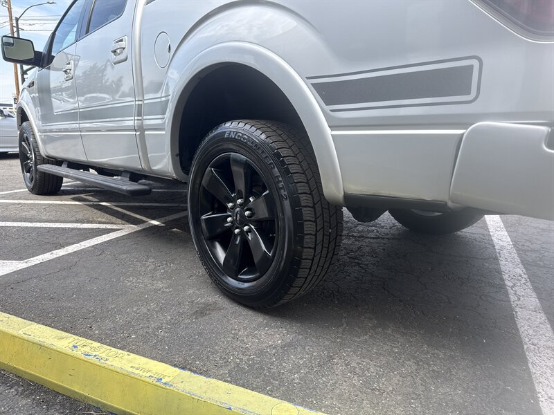 2012 Ford F-150 FX4 photo 5