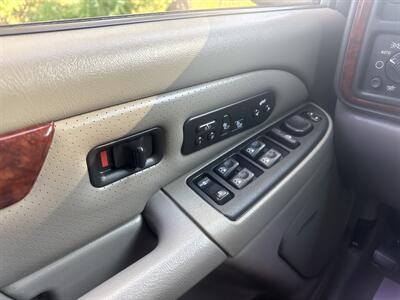 2005 Cadillac Escalade AWD 6.0L V8 4dr   - Photo 41 - Boise, ID 83704