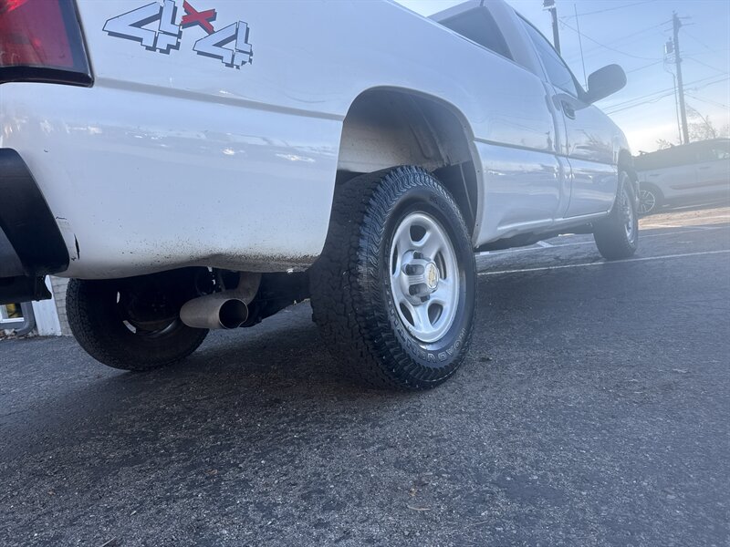 2004 Chevrolet Silverado 1500 photo 4