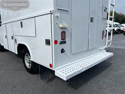 2017 Chevrolet Express 3500 11' Utility   - Photo 26 - Mount Joy, PA 17552