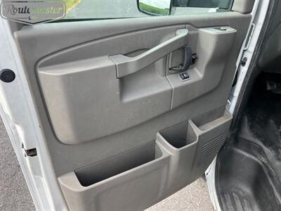 2017 Chevrolet Express 3500 11' Utility   - Photo 36 - Mount Joy, PA 17552