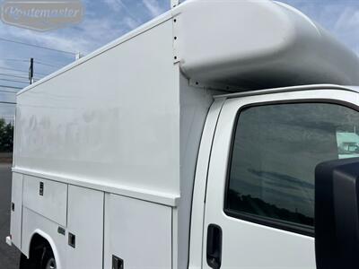2017 Chevrolet Express 3500 11' Utility   - Photo 9 - Mount Joy, PA 17552