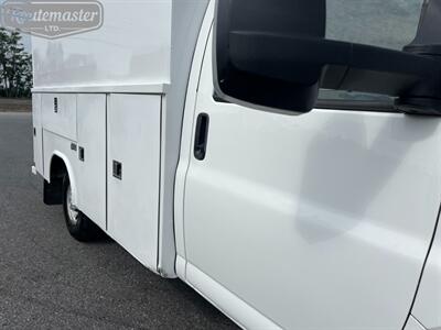 2017 Chevrolet Express 3500 11' Utility   - Photo 8 - Mount Joy, PA 17552