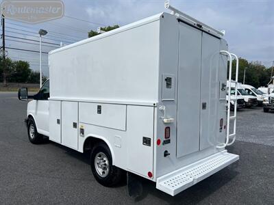 2017 Chevrolet Express 3500 11' Utility   - Photo 25 - Mount Joy, PA 17552