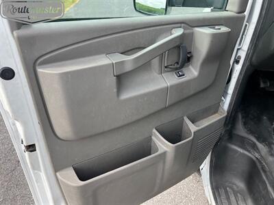 2017 Chevrolet Express 3500 11' Utility   - Photo 36 - Mount Joy, PA 17552