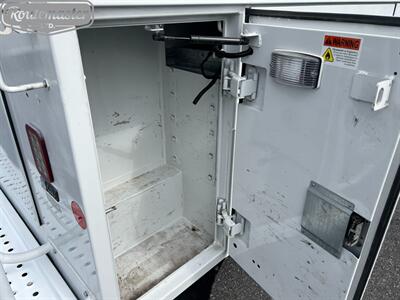 2017 Chevrolet Express 3500 11' Utility   - Photo 14 - Mount Joy, PA 17552