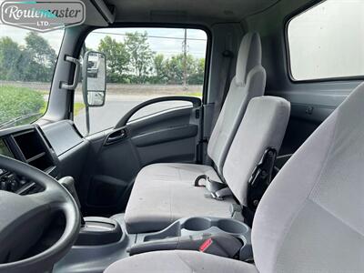 2018 Isuzu NPR 14' Box   - Photo 12 - Mount Joy, PA 17552
