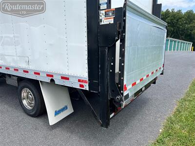 2018 Isuzu NPR 14' Box   - Photo 24 - Mount Joy, PA 17552