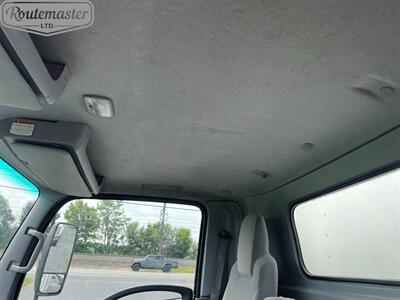 2018 Isuzu NPR 14' Box   - Photo 13 - Mount Joy, PA 17552